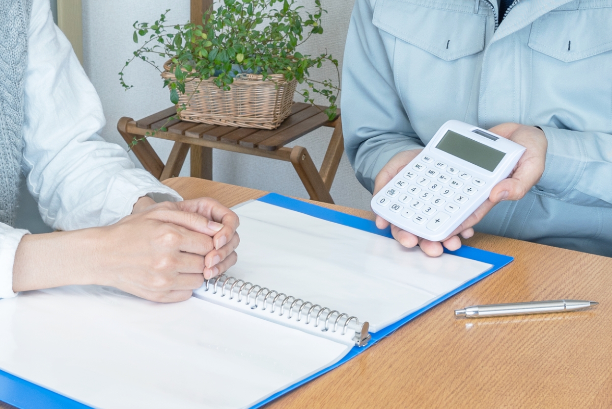 透明性のある費用をご提示する様子